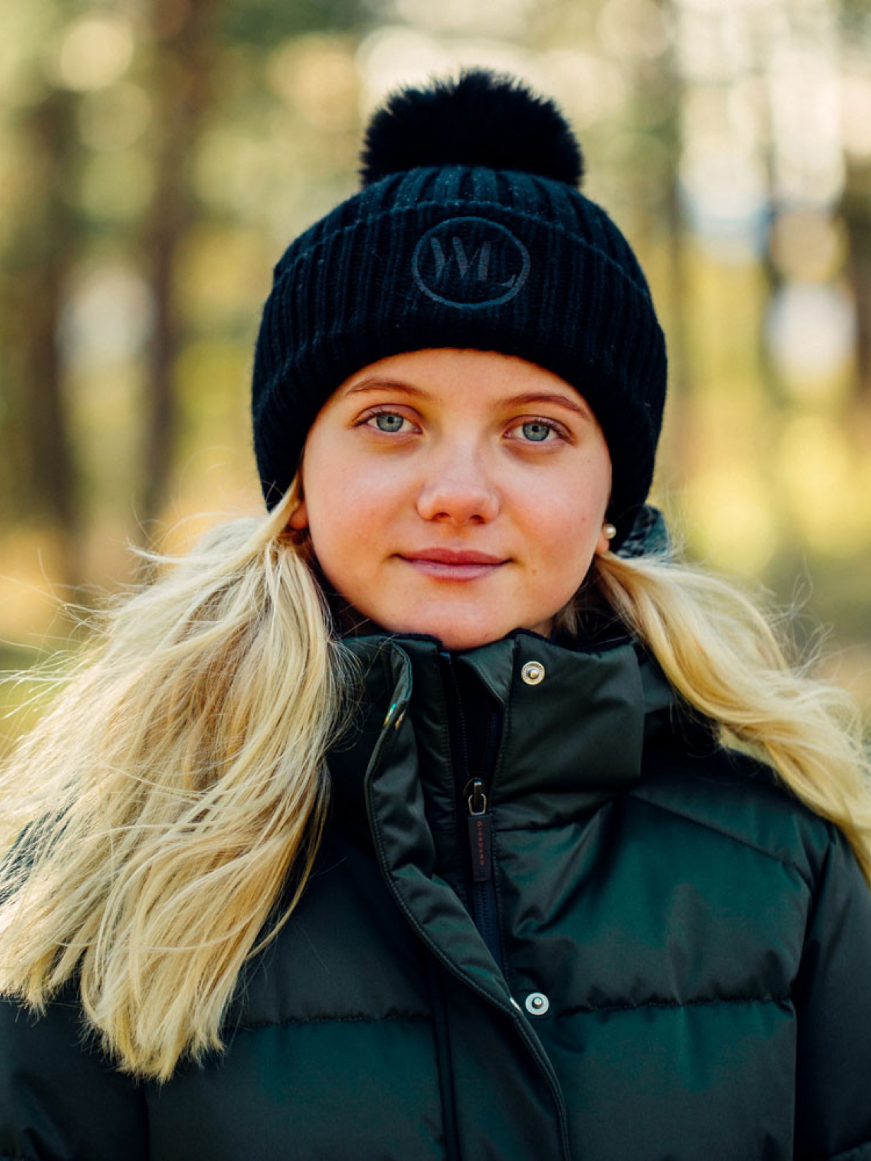 Moss Cashmere Hat Black