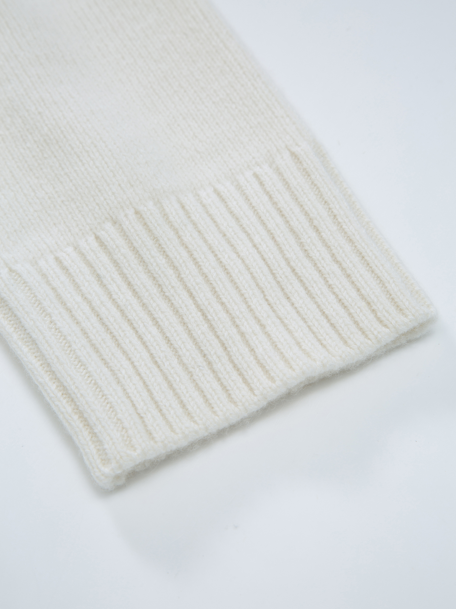 Snøheim Knitted Sweater  White